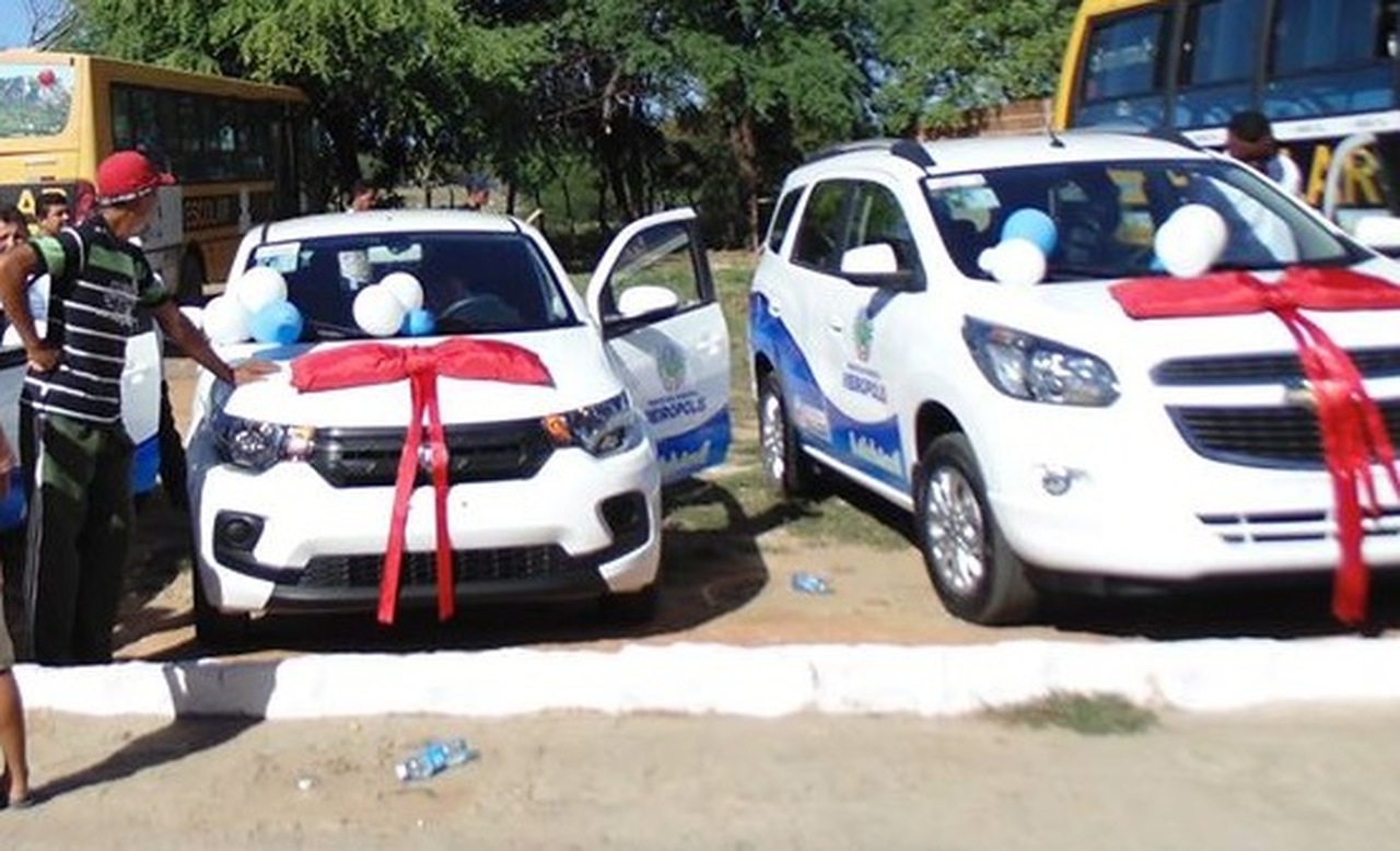 14072020 carros vieiropolis Easy Resize.com - VIEIRÓPOLIS: Prefeitura anuncia licitação para compra de 02 veículos para reforçar a frota da saúde; CONFIRA.